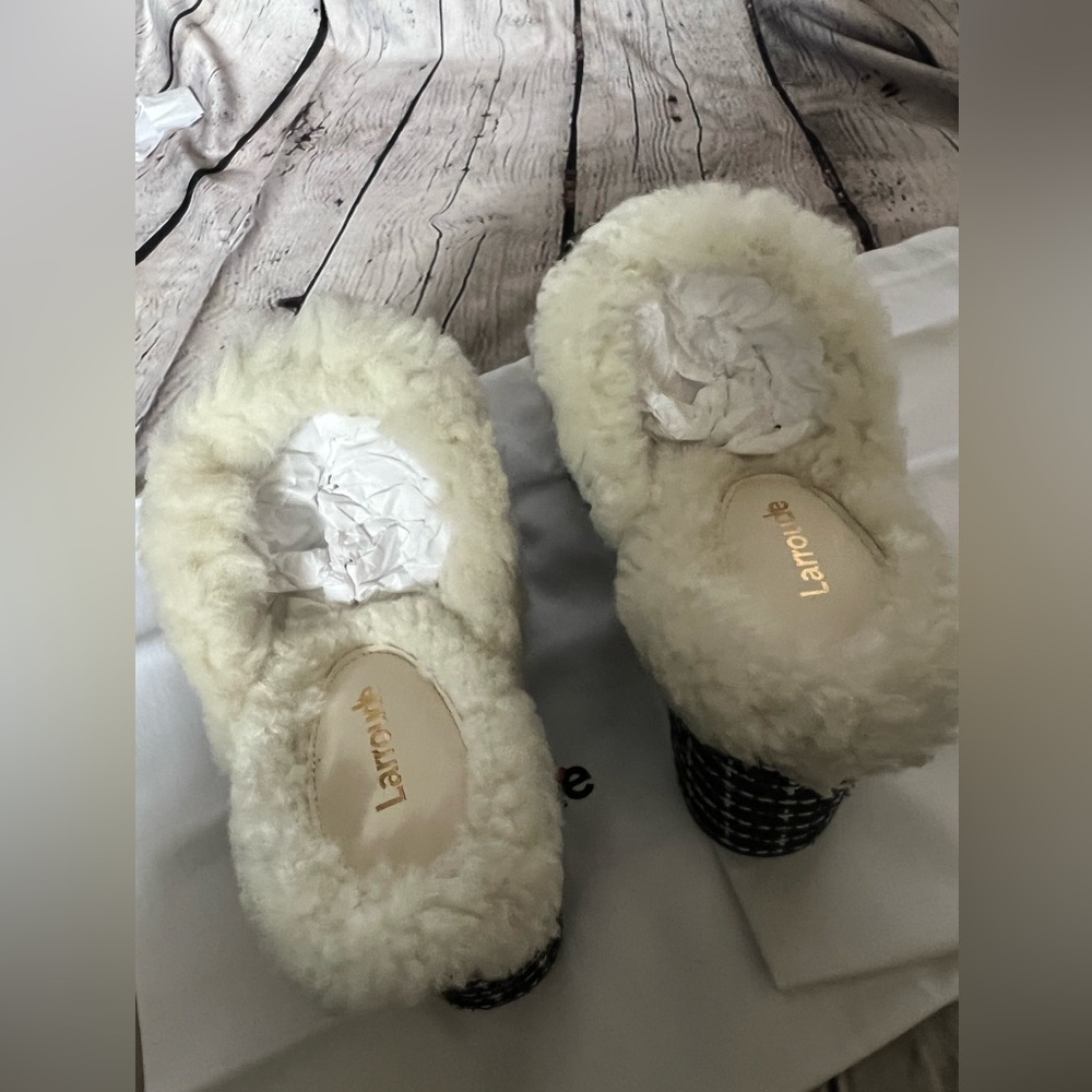 Larroudé Women's Miso Shearling Lined Platform Clogs - Picture 5 of 11